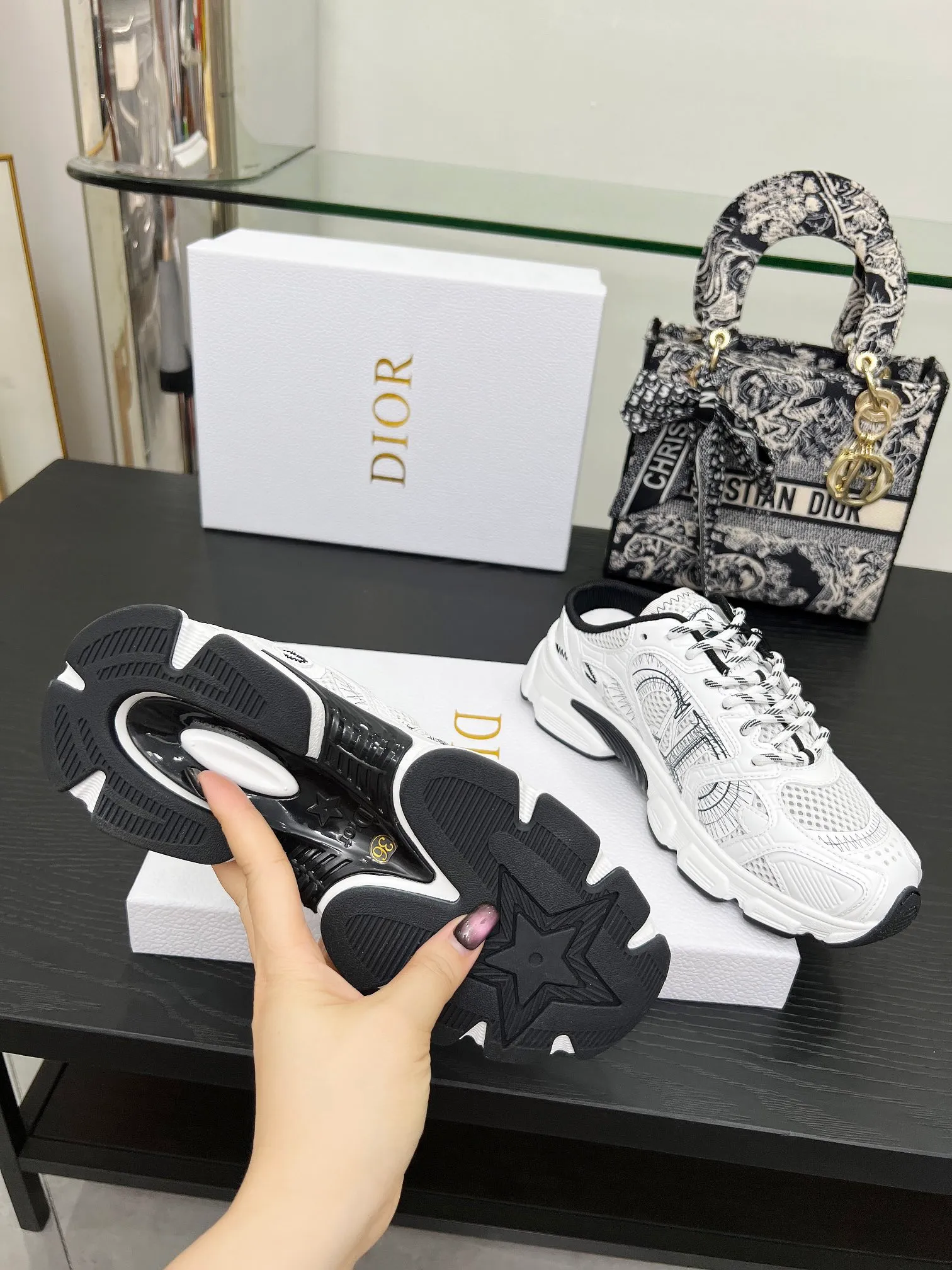 p560🐮🐮This Dior Chrono sports half slipper reinterprets running shoes with Dior's haute couture style. Gray mesh fabric is paired with tonal suede calfskin panels, the CD logo on the side, the star patch on the tongue and the Dior logo on the heel, all in classic fine detail. Featuring two-tone laces and a lightweight sole with star graphics, they can be worn year-round. Size: Women’s size 35-41 (35/42 can be customized) Men’s size 40-46 (men’s version is being printed) Color: 12 colors available